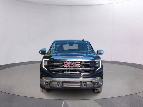 Used 2024 GMC Sierra 1500 SLT AWD/4WD image 9