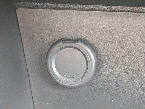 Used 2025 Nissan Pathfinder SV AWD/4WD image 16