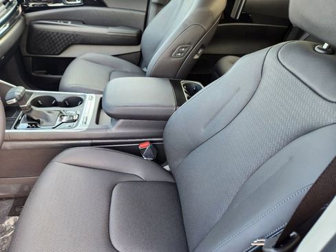 New 2025 Kia Carnival SX Prestige image 8