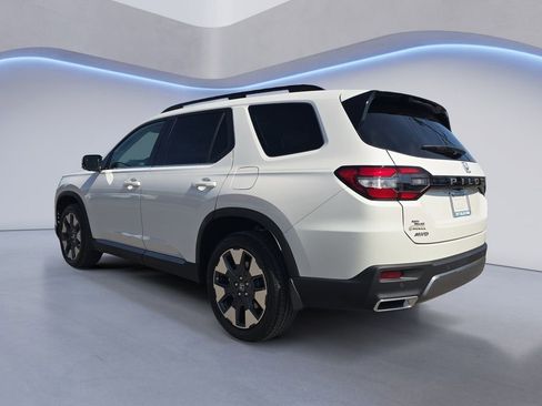 New 2026 Honda Pilot Elite image 3