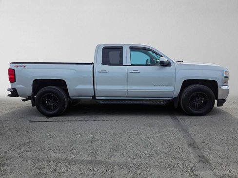 Used 2017 Chevrolet Silverado 1500 LT w/ All Star Edition AWD/4WD image 2