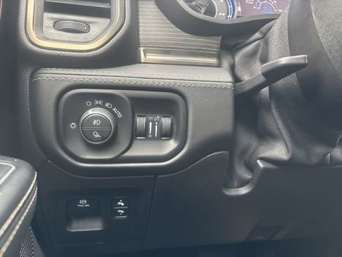 Used 2021 RAM 1500 Limited AWD/4WD image 25