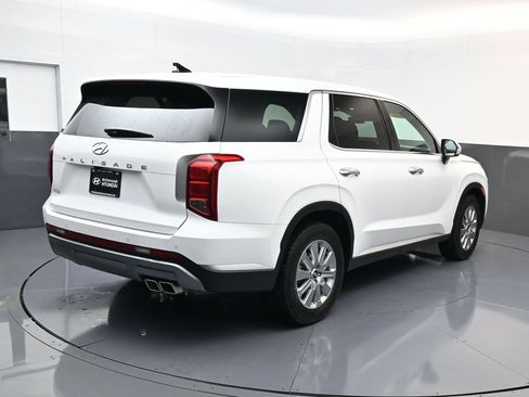 Used 2025 Hyundai Palisade SE image 4