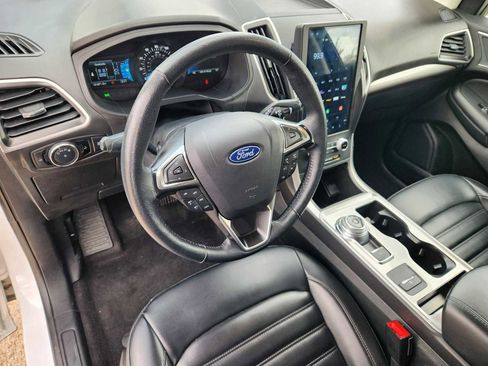 Used 2024 Ford Edge SEL image 2