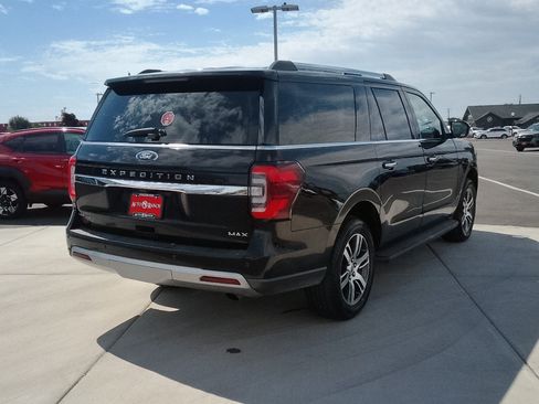 Used 2024 Ford Expedition Max Limited AWD/4WD image 3