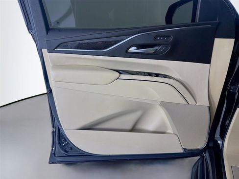 Used 2023 Cadillac Escalade ESV Premium Luxury image 6