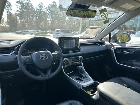 Used 2020 Toyota RAV4 XLE image 14