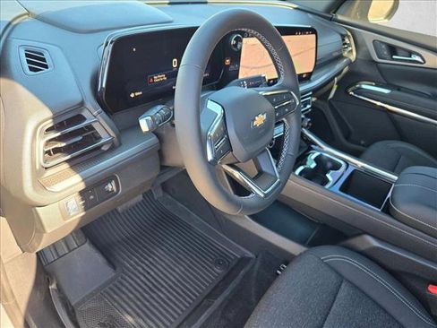 New 2026 Chevrolet Traverse LT w/ Driver Confidence Package image 3