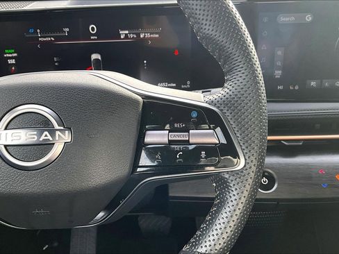 Used 2024 Nissan Ariya FWD image 12