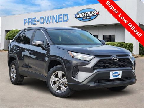 Used 2022 Toyota RAV4 XLE image 1