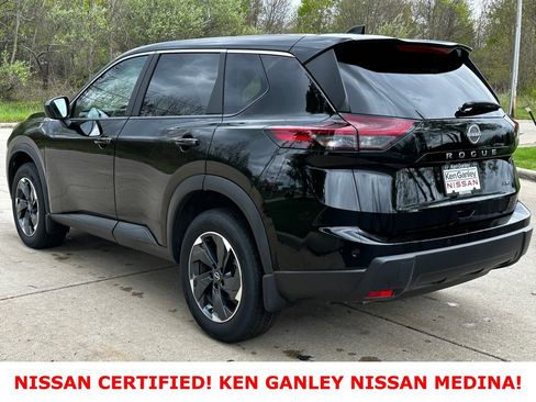 Certified 2026 Nissan Rogue SV AWD/4WD image 5