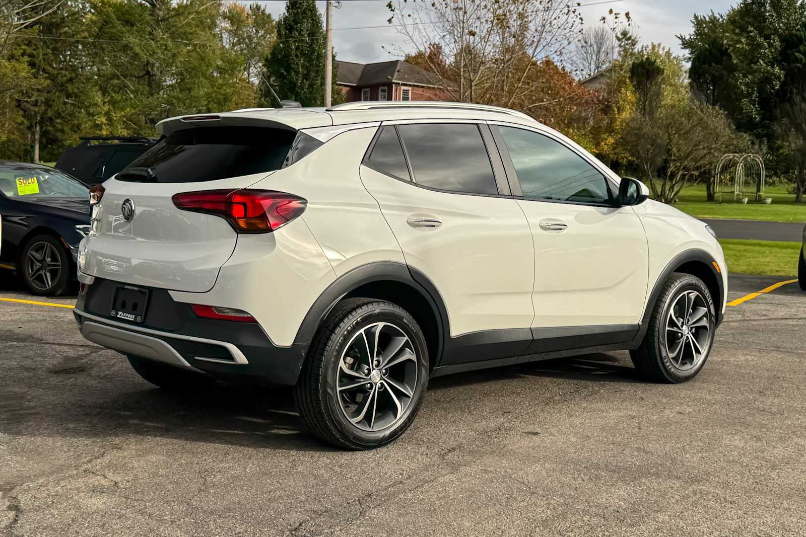 Used 2022 Buick Encore GX Select AWD/4WD image 3