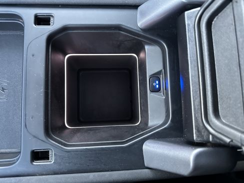 Used 2023 Land Rover Defender 110 S image 21