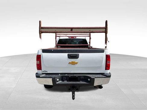 Used 2011 Chevrolet Silverado 2500 W/T w/ Snow Plow Prep Package AWD/4WD image 4