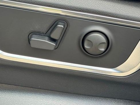 New 2026 RAM 1500 Laramie AWD/4WD image 13