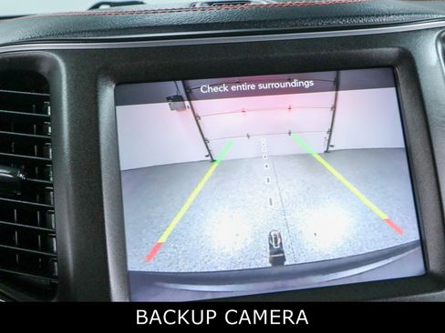 Used 2020 Jeep Cherokee Trailhawk w/ Trailer Tow Group AWD/4WD image 18