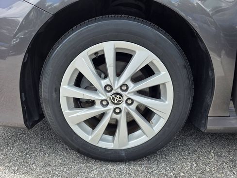 Used 2022 Toyota Camry LE w/ Convenience Package FWD image 27