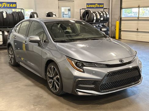 Used 2021 Toyota Corolla SE FWD image 3