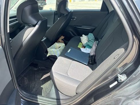 Used 2025 Kia K4 LXS image 21