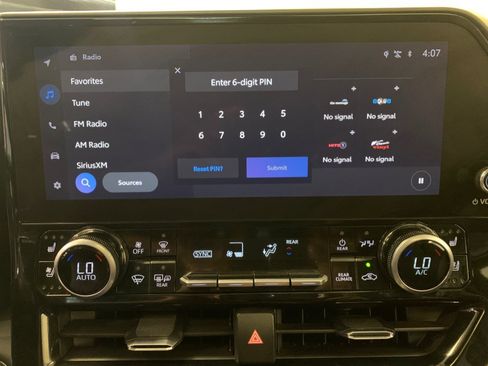 Used 2023 Toyota Highlander Limited AWD/4WD image 28
