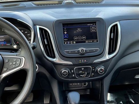 Used 2023 Chevrolet Equinox LT FWD image 8