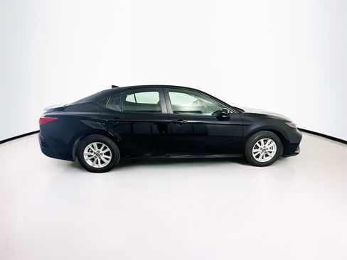 Used 2025 Toyota Camry LE image 10
