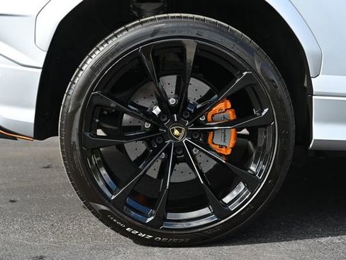 Used 2023 Lamborghini Urus S image 17