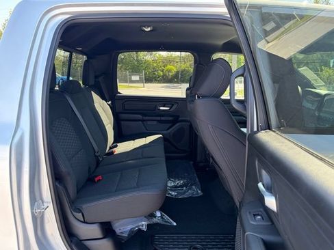 New 2026 RAM 1500 Express AWD/4WD image 28