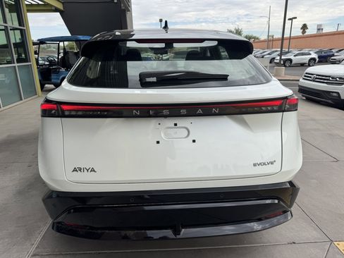 Used 2024 Nissan Ariya FWD image 13