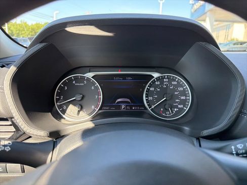 Used 2025 Nissan Sentra SV FWD image 13