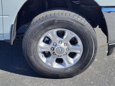 Used 2024 RAM 3500 Big Horn AWD/4WD image 6