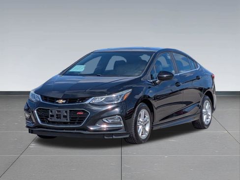 Used 2017 Chevrolet Cruze LT FWD image 9