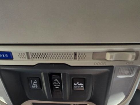 Used 2023 Subaru Forester Premium image 41