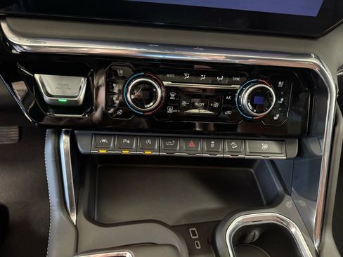 Used 2023 GMC Sierra 1500 Denali Ultimate image 24