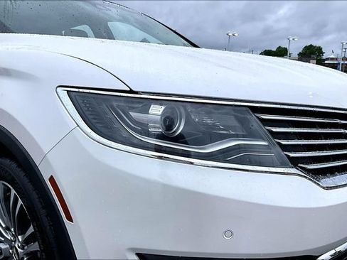 Used 2017 Lincoln MKX Reserve FWD image 28