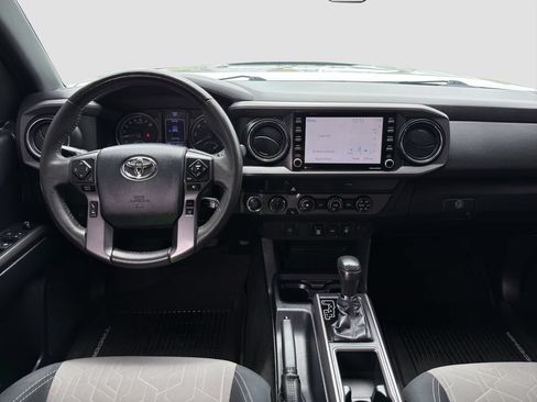 Used 2020 Toyota Tacoma TRD Off-Road AWD/4WD image 26