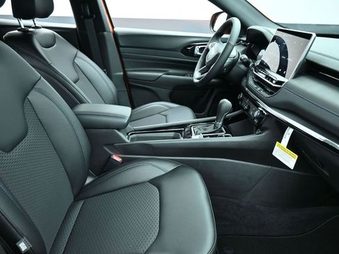 New 2026 Jeep Compass Latitude image 18