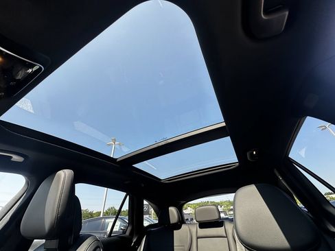 Certified 2026 Mercedes-Benz GLC 300 image 33