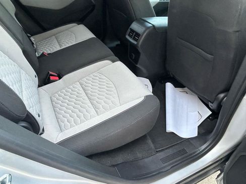 Used 2018 Chevrolet Equinox LT AWD/4WD image 11