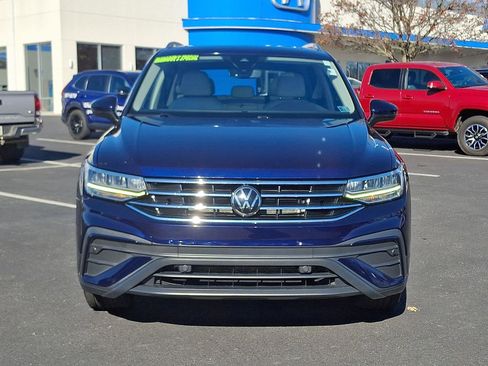 Used 2022 Volkswagen Tiguan SE image 2