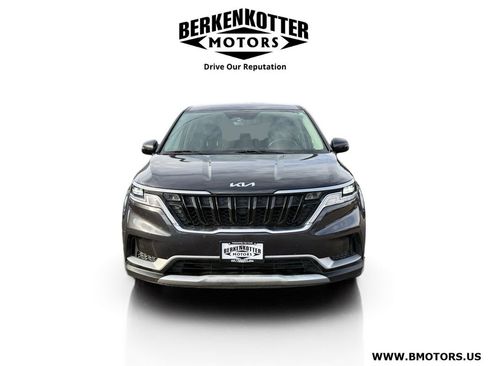 Used 2022 Kia Carnival LX image 9