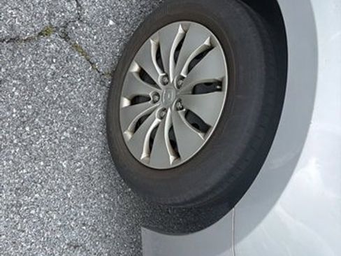 Used 2009 Honda Accord LX image 9