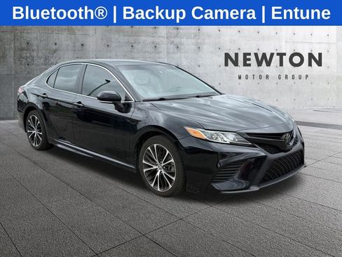 Used 2018 Toyota Camry SE w/ Convenience Package FWD image 1