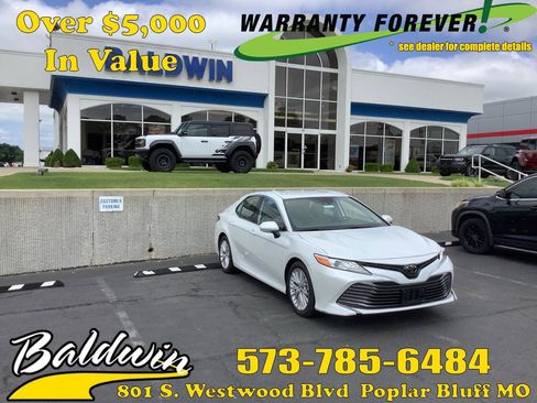 Used 2019 Toyota Camry XLE FWD image 1