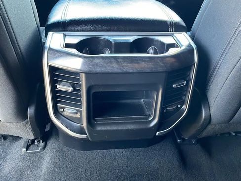 Used 2019 RAM 1500 Big Horn RWD image 32