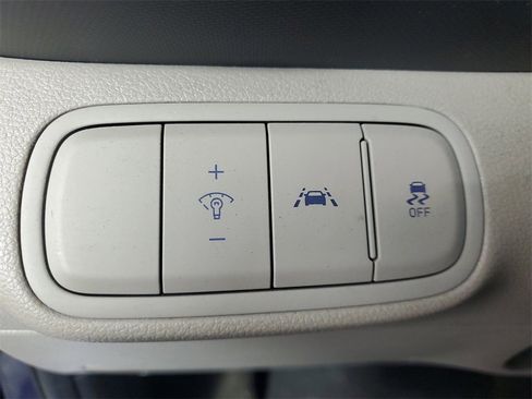 Used 2020 Hyundai Venue SEL w/ Convenience Package image 12