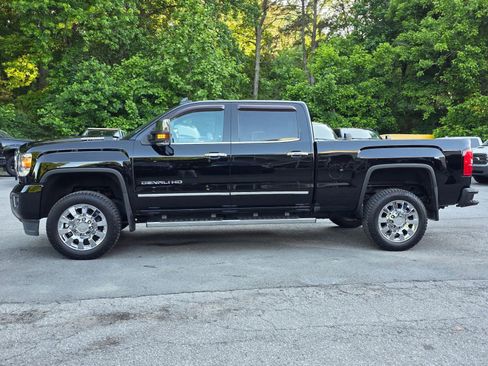 Used 2019 GMC Sierra 2500 Denali AWD/4WD image 4