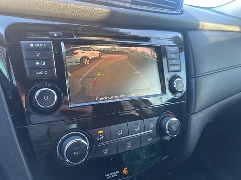 Used 2019 Nissan Rogue S w/ Special Edition Package image 9