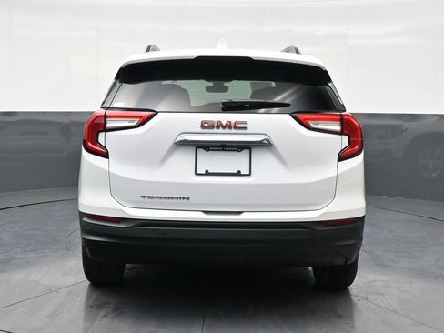 Used 2023 GMC Terrain SLE FWD image 4