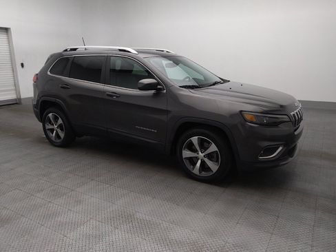 Used 2019 Jeep Cherokee Limited image 11